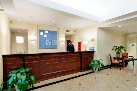 Express & By Ihg By Ihg Hotel Chambersburg
