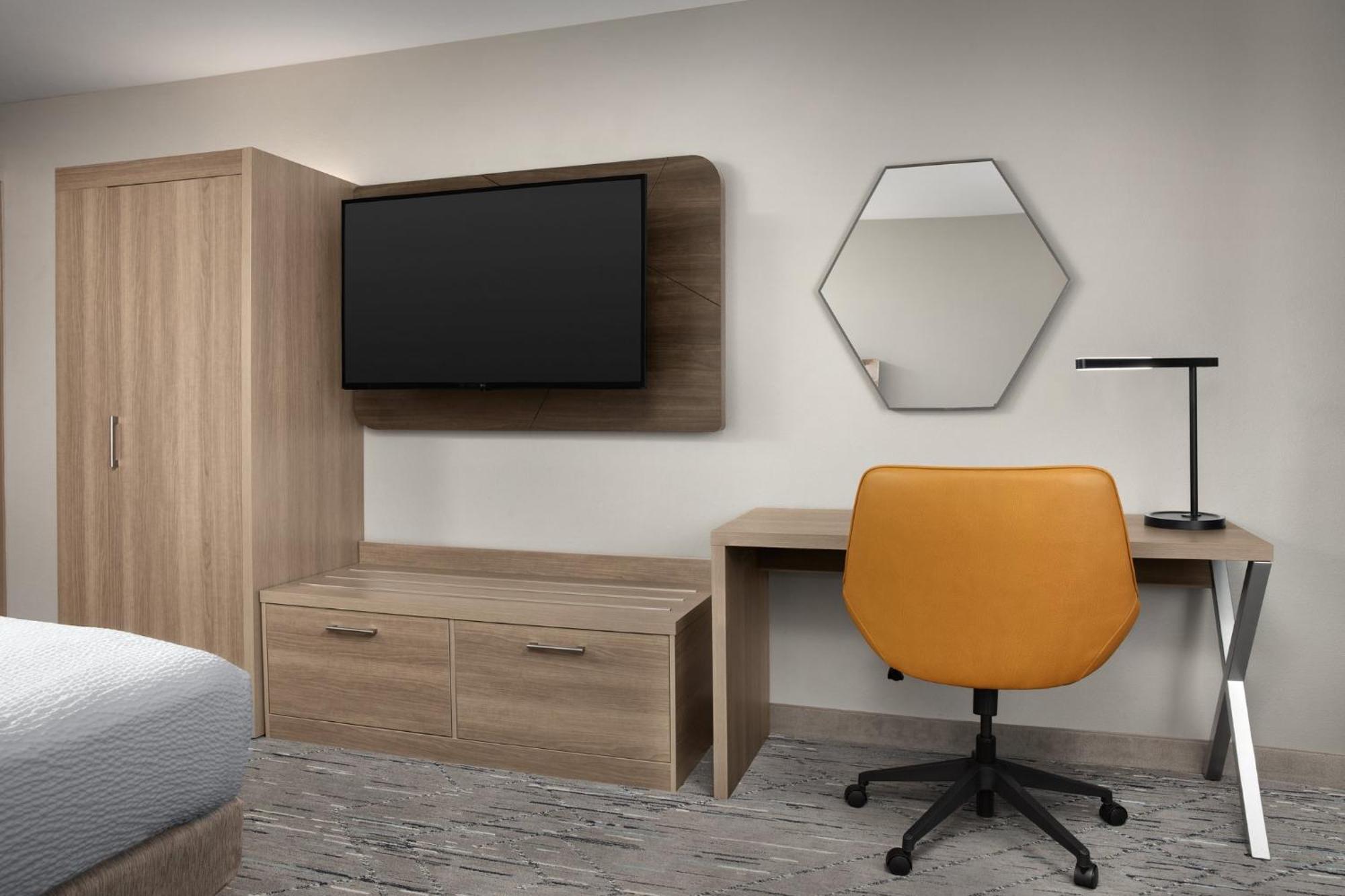 Hotel Express & By Ihg By Ihg