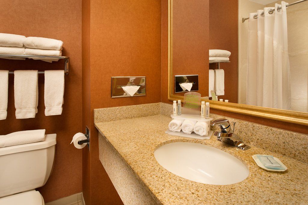 Express & By Ihg By Ihg Hotel